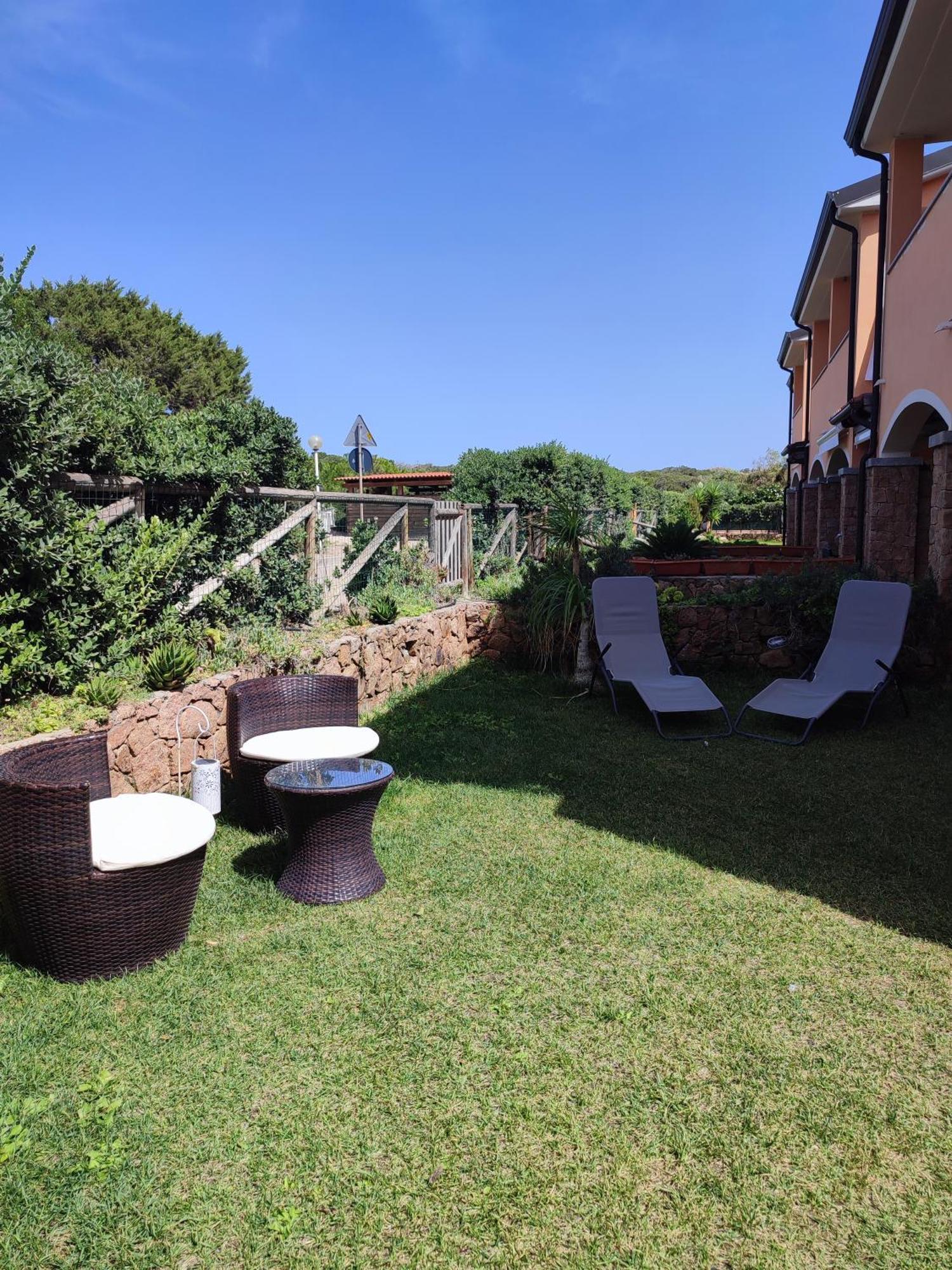 La Casa Sulle Dune Badesi Exterior photo